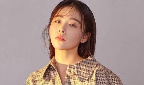 名字是谐音的明星